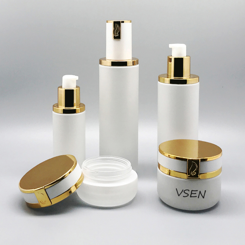 开云官方官网登录入口定制  白色化妆品瓶子(图2)